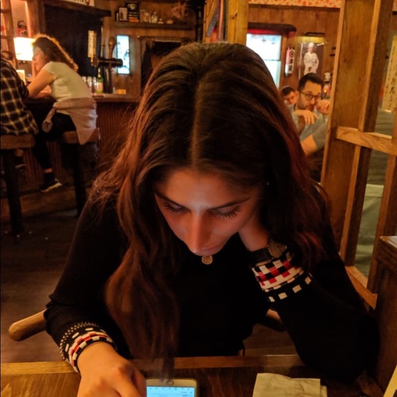 Meet your Posher, Lori-anne - Picture 1 of 1